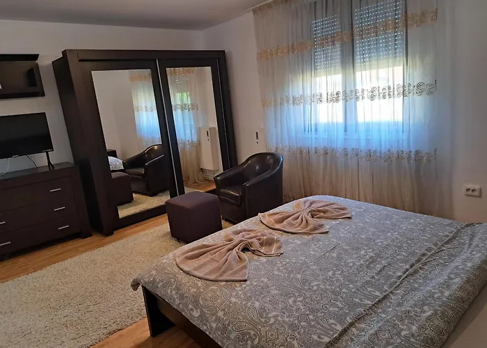 Penthouse Daniela - 3 Rooms In A Spacious Central Apartment