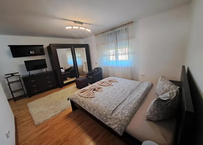 Penthouse Daniela - 3 Rooms In A Spacious Central Apartment