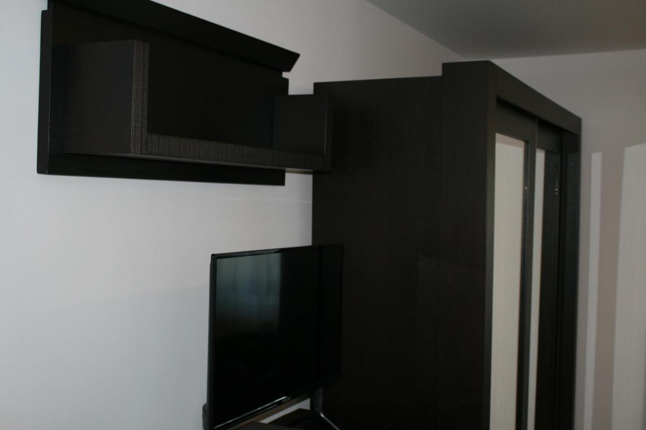 Penthouse Daniela - 3 In A Spacious Apartment Targu Mures