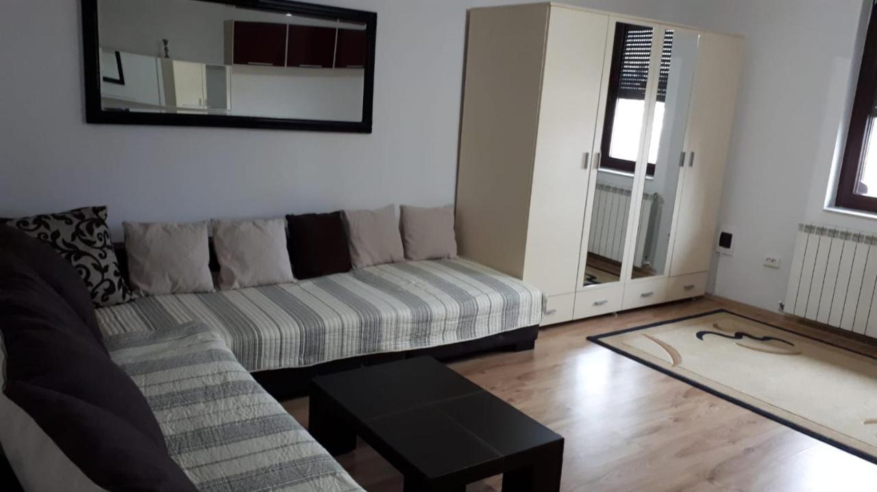 Apartment Penthouse Daniela - 3 In A Spacious Targu Mures